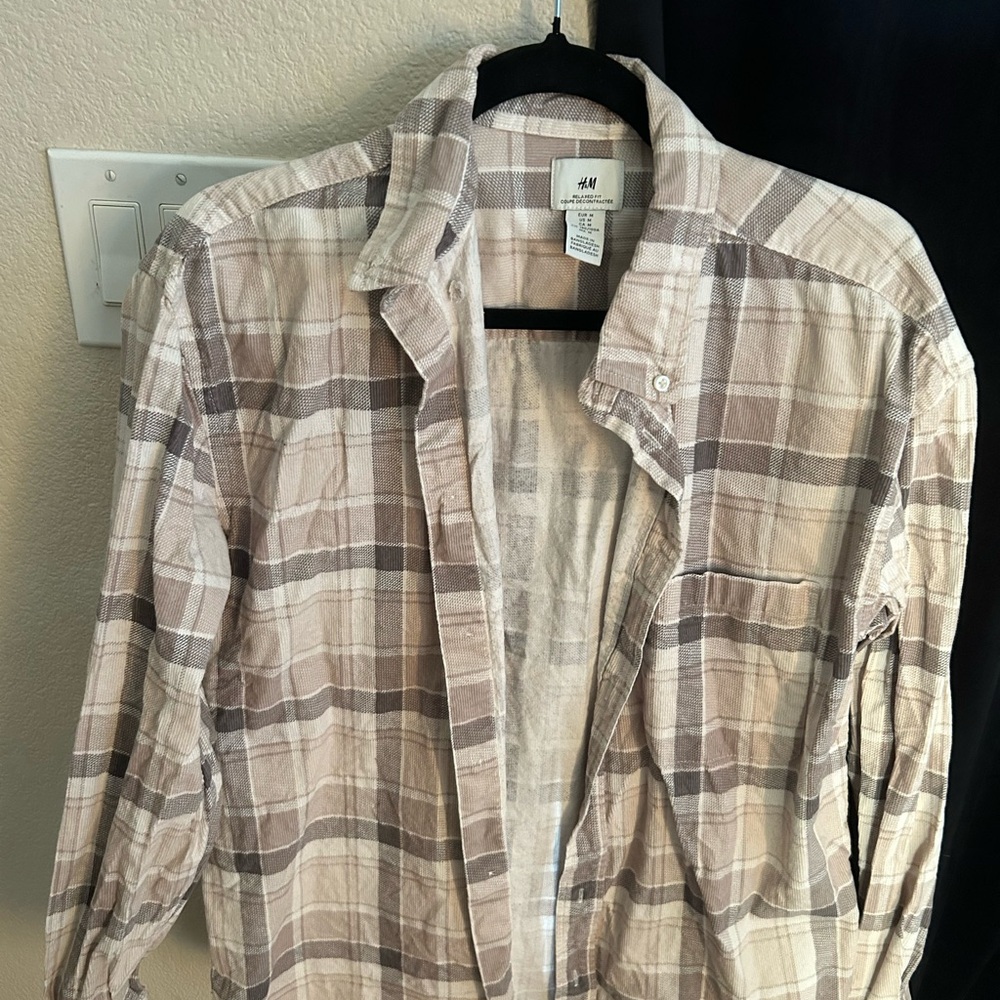 H&M Checkered Relaxed Fit Shirt in Beige and Brown
